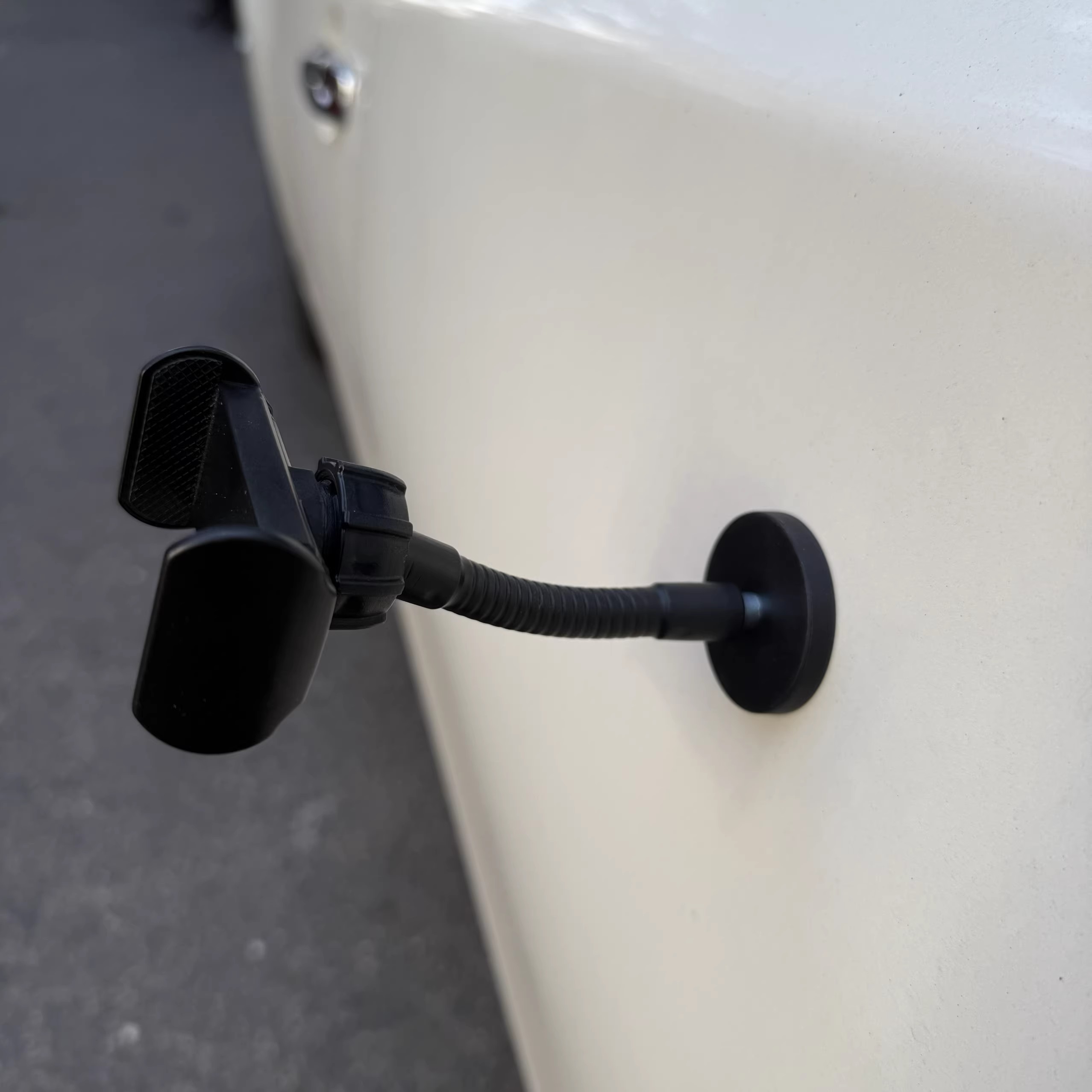 Outdoor Power 'Hose' - Penjepit Ponsel Magnet N52 yang Kuat